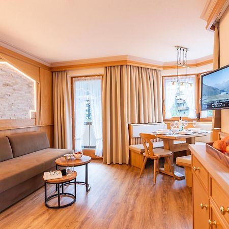 Hotel Garni Apart Tina Ischgl Ngoại thất bức ảnh