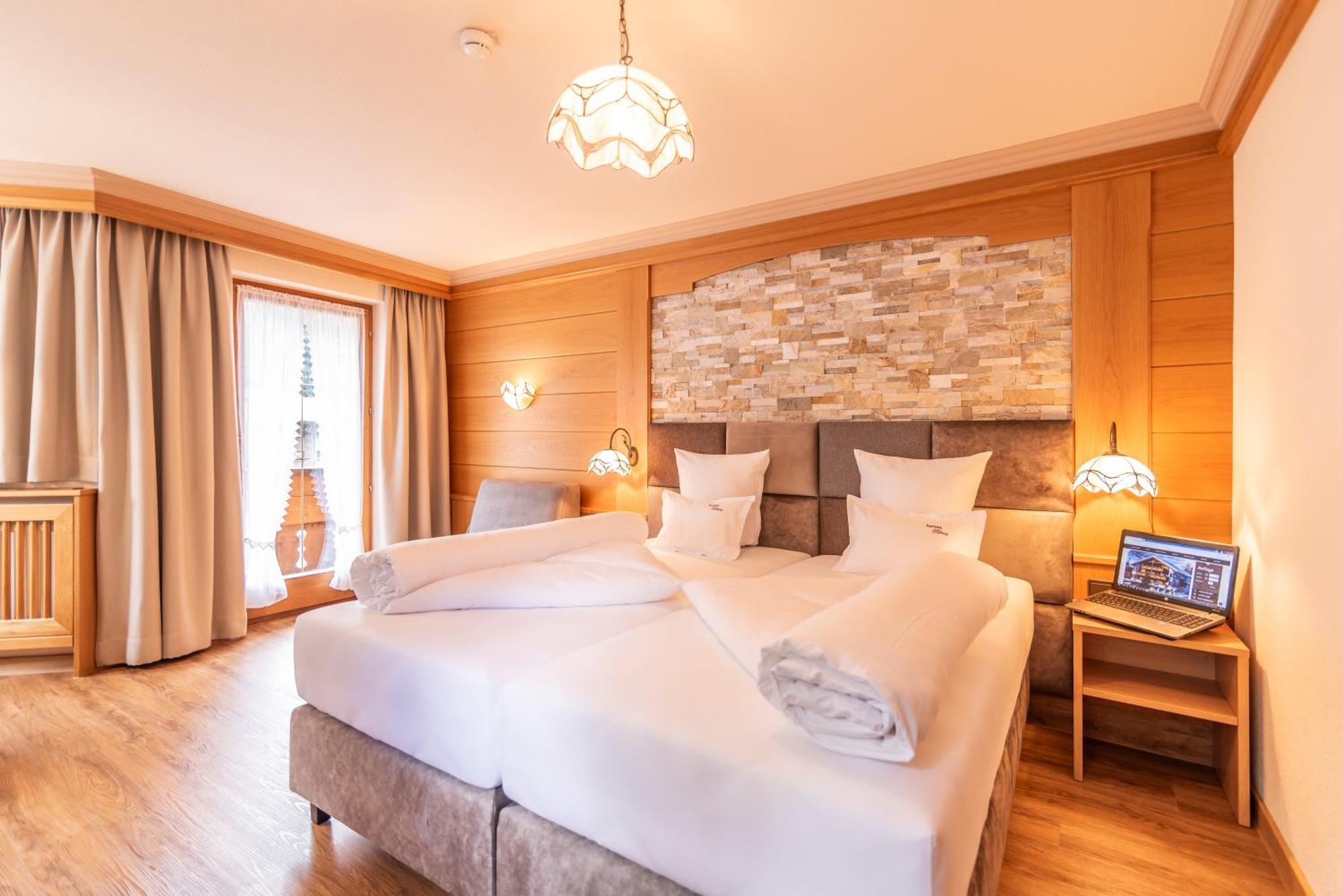 Hotel Garni Apart Tina Ischgl Ngoại thất bức ảnh