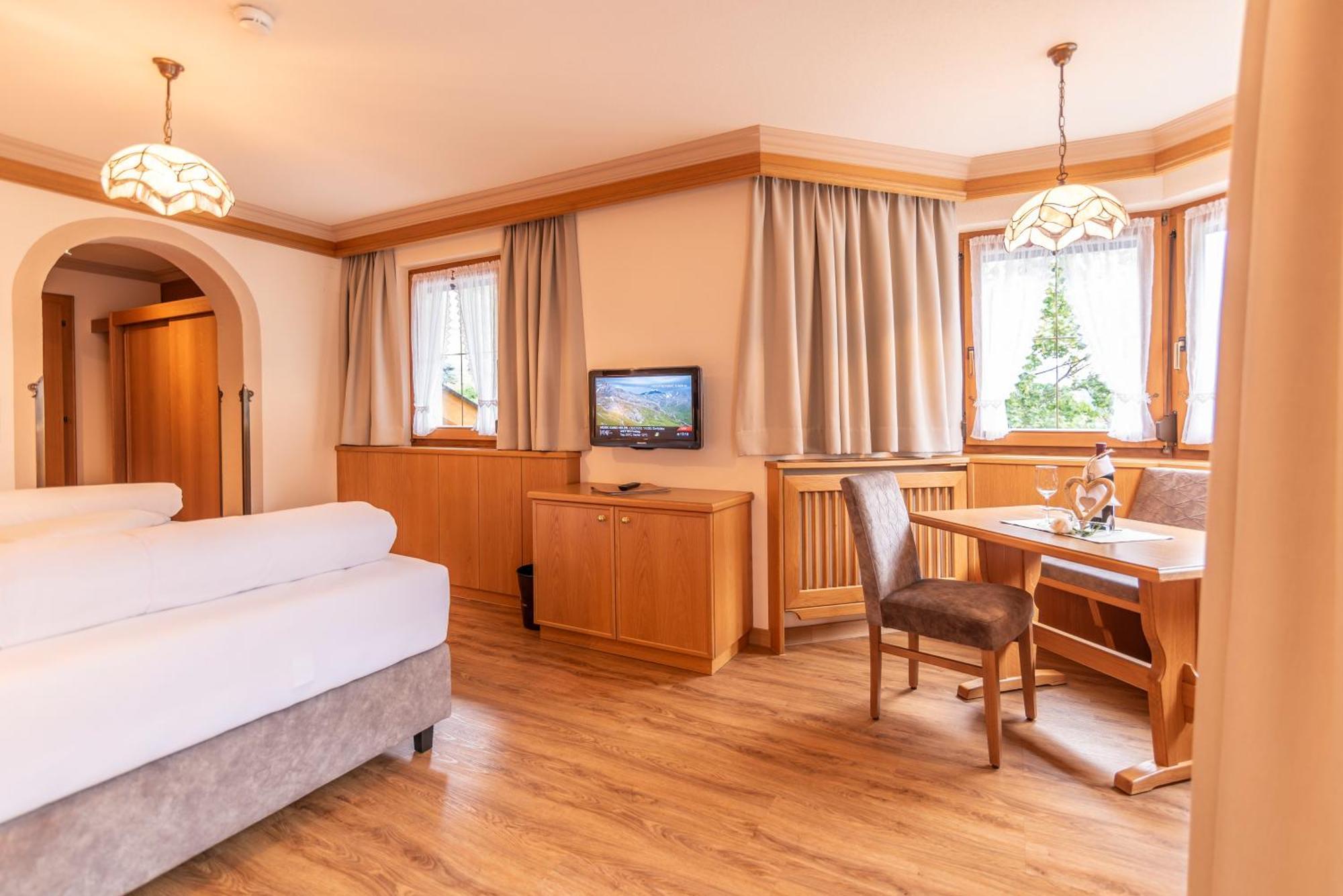 Hotel Garni Apart Tina Ischgl Ngoại thất bức ảnh