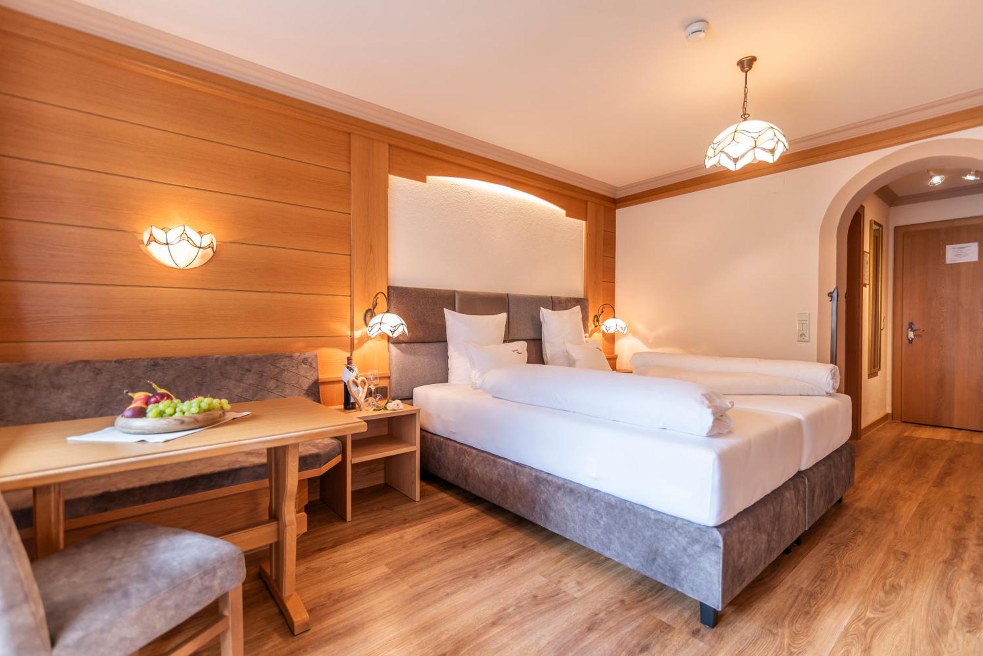 Hotel Garni Apart Tina Ischgl Ngoại thất bức ảnh