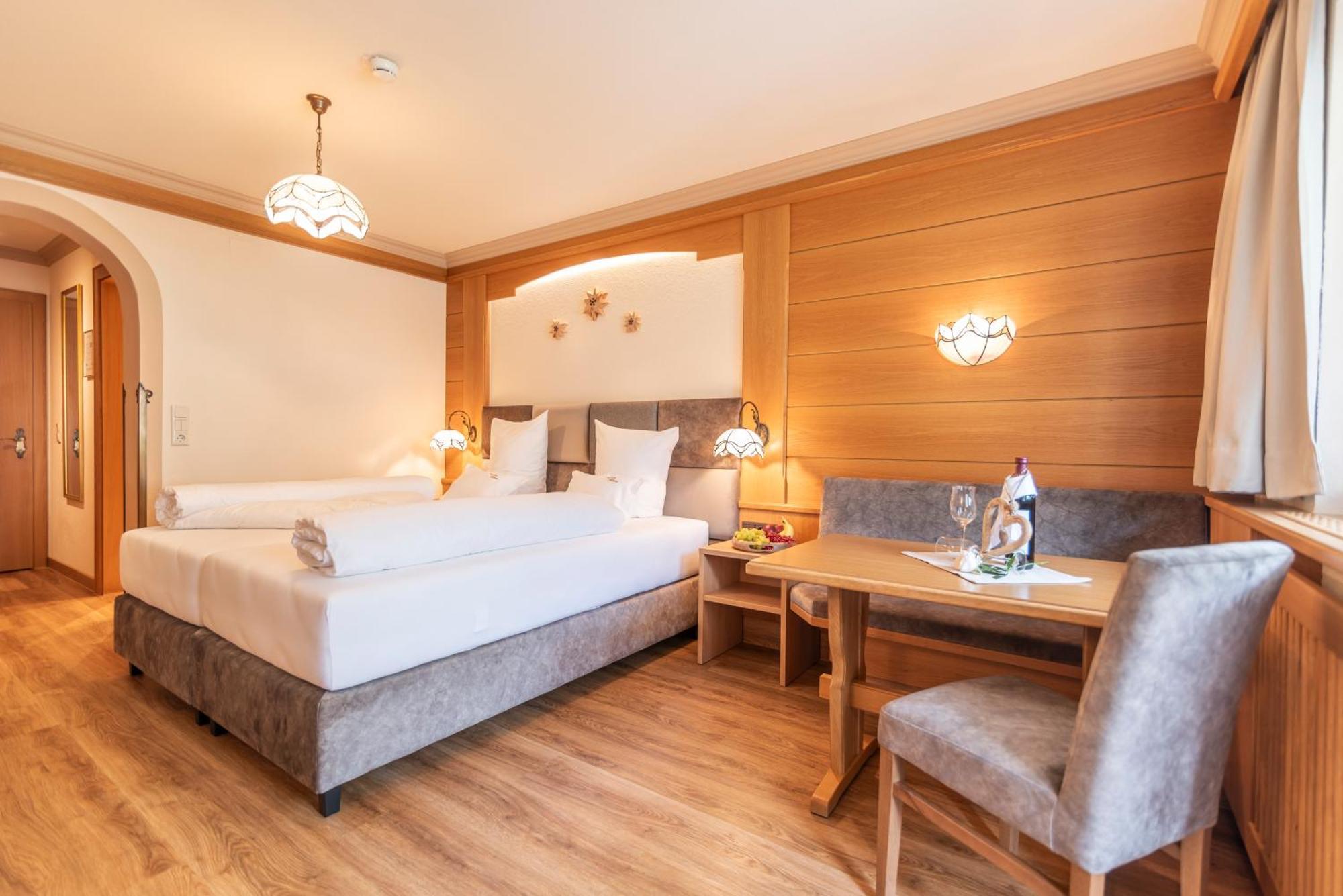 Hotel Garni Apart Tina Ischgl Ngoại thất bức ảnh
