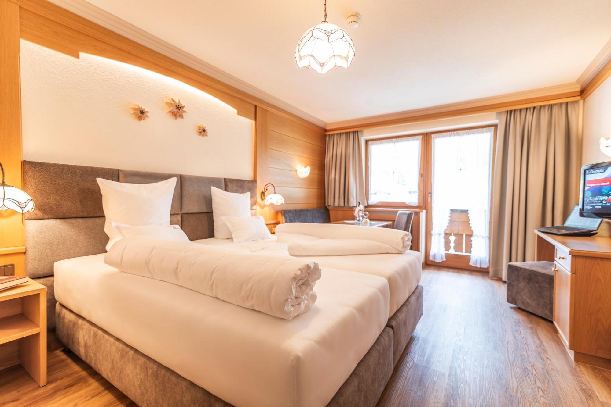 Hotel Garni Apart Tina Ischgl Ngoại thất bức ảnh